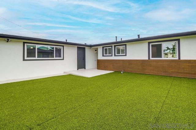 5165 WINTHROP ST, San Diego CA: https://media.crmls.org/mediaz/708f11ed-1b1b-4db4-ae7b-36ad101e51d2.jpg