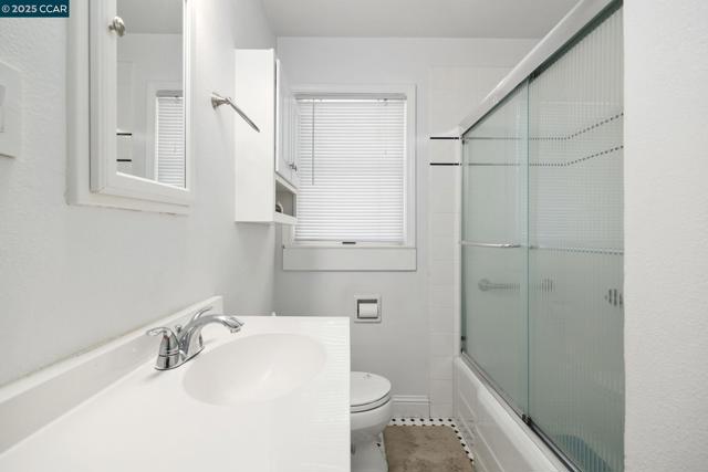 1930 N 6th St, Concord CA: https://media.crmls.org/mediaz/708f170b-b9ad-4bed-b2c4-bf65f4d520e5.jpg