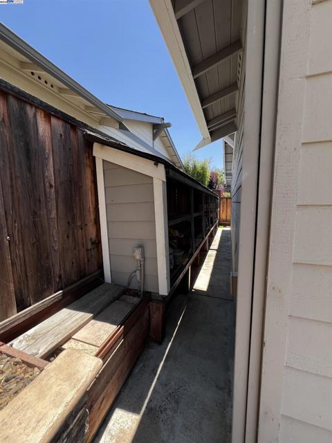 2344 Treadwell St, Livermore CA: https://media.crmls.org/mediaz/708f56f7-bbf0-414c-856d-52adc3f5fbe4.jpg