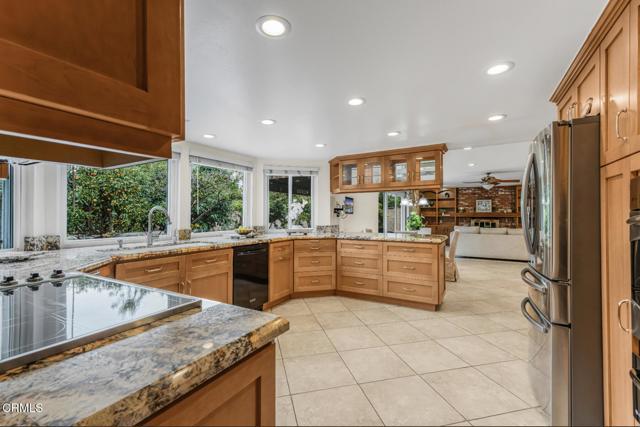 202 Faculty Street, Thousand Oaks CA: https://media.crmls.org/mediaz/708f62d2-2c2e-4508-a1ab-0be9b40e9757.jpg