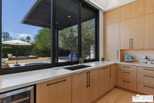 8 Desert Lark Circle, Rancho Mirage, CA 92270
