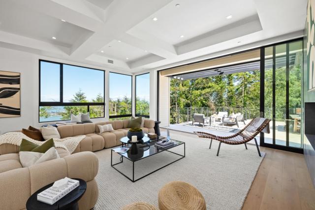3 Wolfback Ridge Road, Sausalito CA: https://media.crmls.org/mediaz/708fcba8-d138-49f2-afa2-edc0bbdd0fe6.jpg