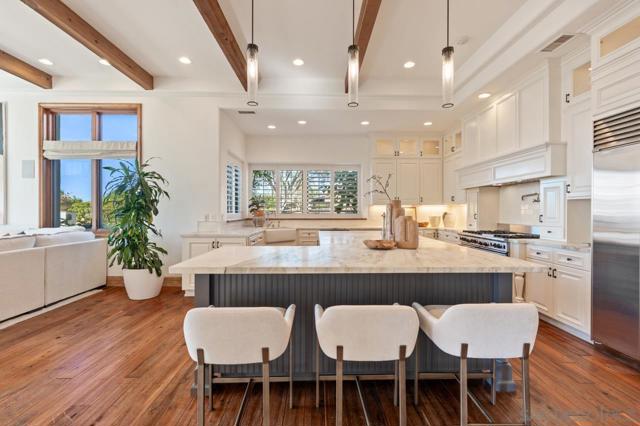 Image 16 of 69 For 8080 La Jolla Scenic Dr