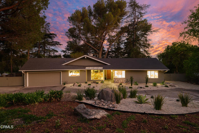 5445 La Crescenta Avenue, La Crescenta CA: https://media.crmls.org/mediaz/7090cd9c-fdd3-4af1-9f4a-a628d1f439fb.jpg