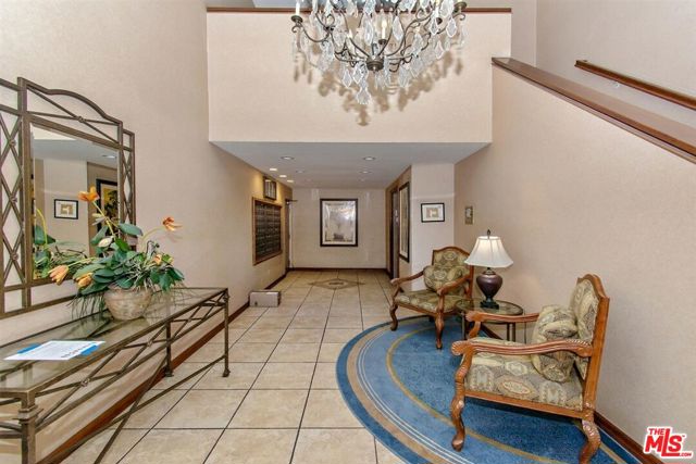 8515 Falmouth Avenue, Playa del Rey CA: https://media.crmls.org/mediaz/7091a299-abe1-49fc-aa8d-ae90296729bb.jpg