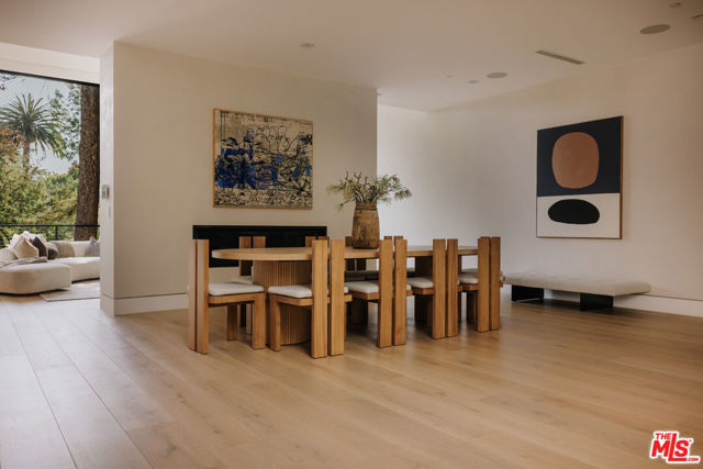 260 S Canyon View Drive, Los Angeles CA: https://media.crmls.org/mediaz/7091c43d-d292-4d8c-9e15-26e403afb5c7.jpg