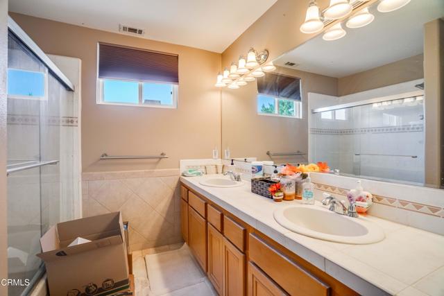 35135 Caprock Road, Santa Clarita CA: https://media.crmls.org/mediaz/70925f9c-b6f6-460d-8da5-47caead2b184.jpg