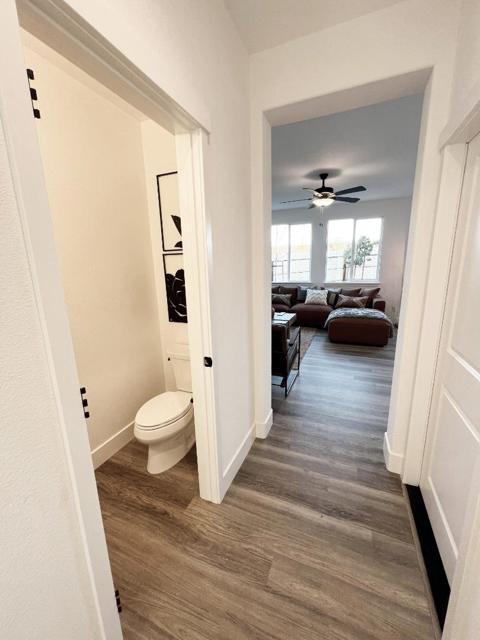 1183 Scout Peak Way, Hollister CA: https://media.crmls.org/mediaz/7092a325-849f-433d-8bab-3d433dfe829d.jpg