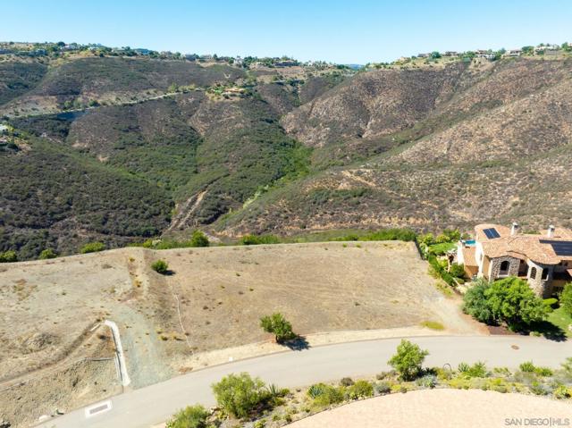 17928 El Brazo, Rancho Santa Fe CA: https://media.crmls.org/mediaz/70938da5-9d70-430c-b528-b505a6d7ec28.jpg
