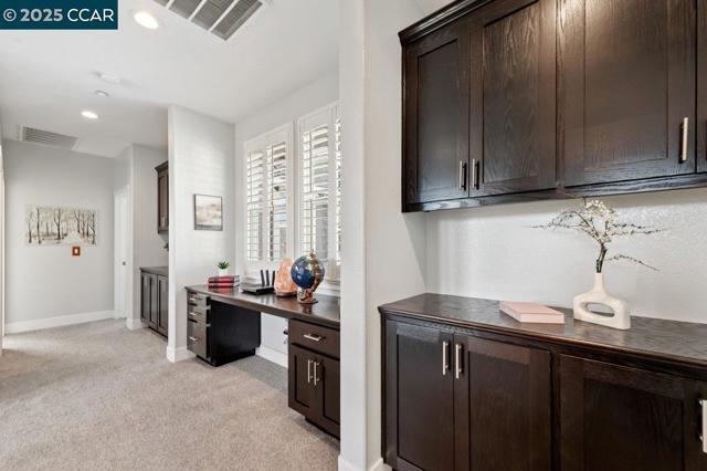 5656 Stockton Loop, Livermore CA: https://media.crmls.org/mediaz/7093db9d-bb29-4394-8a00-64bebd9e6ae1.jpg