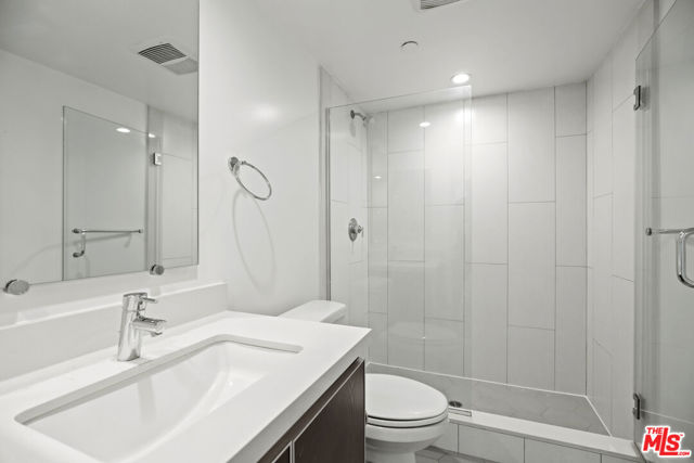 120 S Orlando Avenue, Los Angeles CA: https://media.crmls.org/mediaz/70947386-6ebc-464f-9dad-c82d230b0dda.jpg