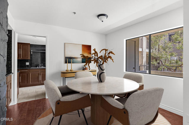 Detail Gallery Image 7 of 28 For 1000 E California Bld #204,  Pasadena,  CA 91106 - 2 Beds | 2/1 Baths