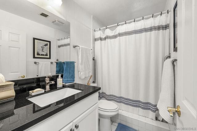 7004 San Bartolo, Carlsbad CA: https://media.crmls.org/mediaz/70949d42-8653-405d-9a49-ed56deb5ebe6.jpg