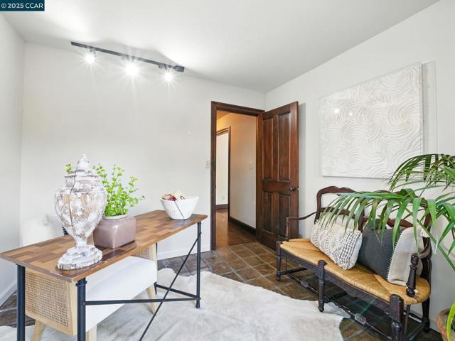 66 Ambleside Court, Danville CA: https://media.crmls.org/mediaz/7094bf2f-80ed-46d5-91b0-4808f58b3ae5.jpg