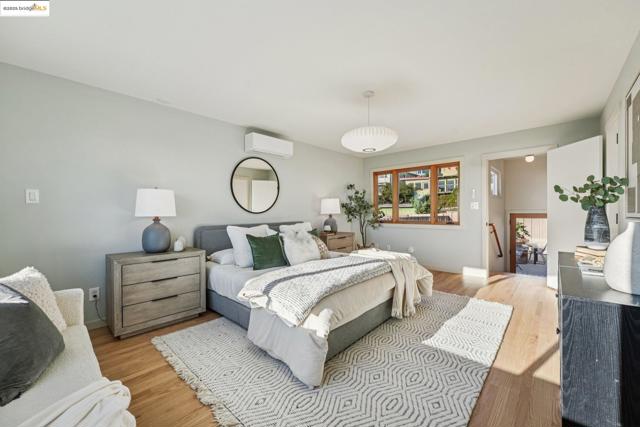 19 Highland Blvd, Kensington CA: https://media.crmls.org/mediaz/70956f6c-f2c2-4506-974f-50295967c062.jpg