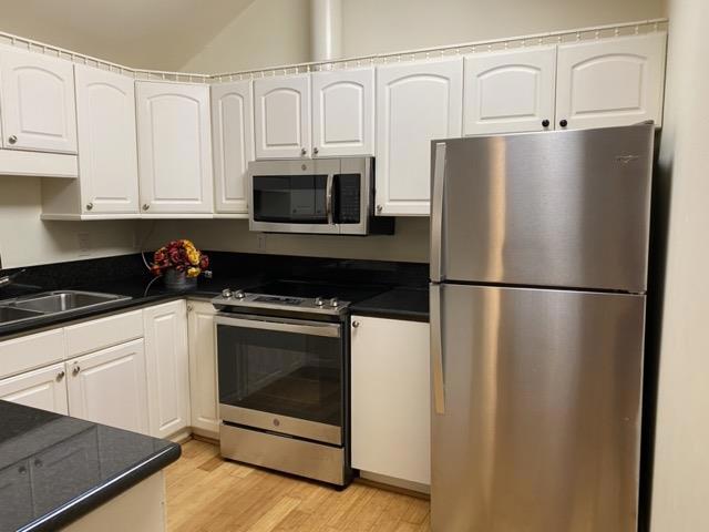 https://media.crmls.org/mediaz/709613da-a382-42ab-9d8a-e3c07418e26f.jpg?preset=X-Large
