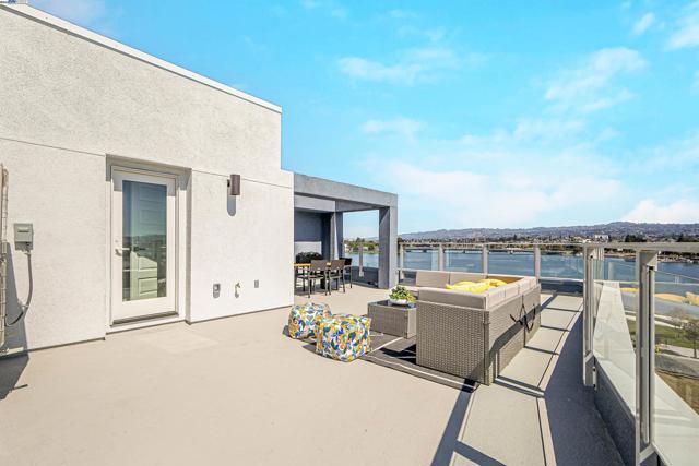 2388 Stanford Street, Alameda CA: https://media.crmls.org/mediaz/70965310-4127-4532-a6fc-9940528bc18b.jpg