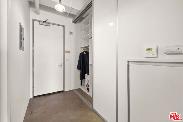 849 S Broadway, Los Angeles CA: https://media.crmls.org/mediaz/70965c73-fc89-4319-aad3-e75d4eb27582.jpg