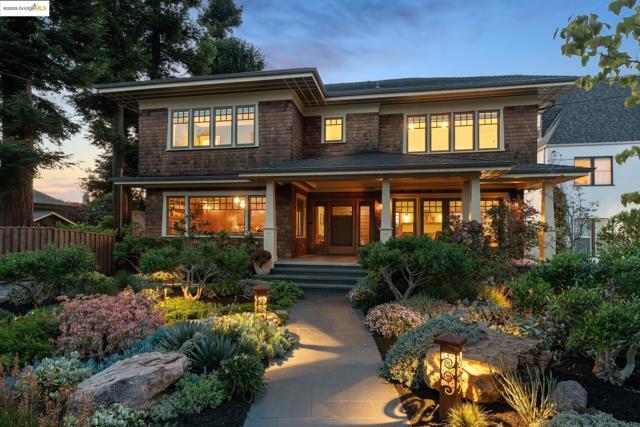 1015 Warfield Ave, Oakland CA: https://media.crmls.org/mediaz/7096e2f5-55d4-4a8a-9c27-30374e4e368d.jpg