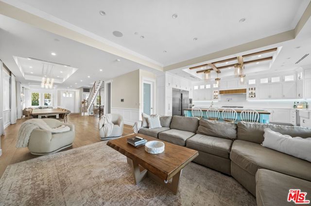 12345 Huston Street, Valley Village CA: https://media.crmls.org/mediaz/709724bf-9393-46fb-9a15-f02e85e86c59.jpg