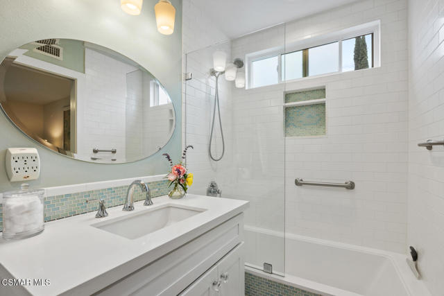 464 W Avenida De Las Flores, Thousand Oaks CA: https://media.crmls.org/mediaz/70974aa4-ff89-4649-b3bf-970d123fb372.jpg