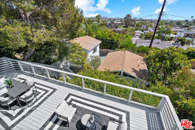 13048 Rose Avenue, Los Angeles CA: https://media.crmls.org/mediaz/7097a240-2ab0-41e5-9280-a2d40805263b.jpg