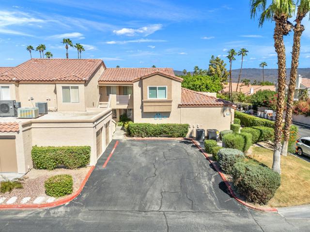 78487 Magenta Drive, La Quinta CA: https://media.crmls.org/mediaz/70984b7d-20a3-4159-a1d3-96810f94ec51.jpg