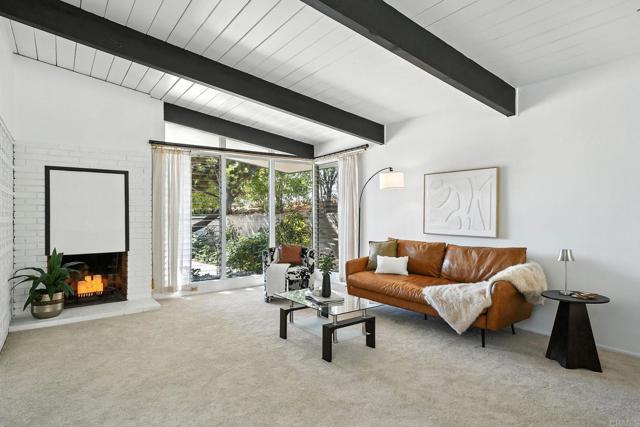 2347 Greenwing Drive, San Diego CA: https://media.crmls.org/mediaz/709870f0-3350-4685-8f0d-52240f3fdc66.jpg