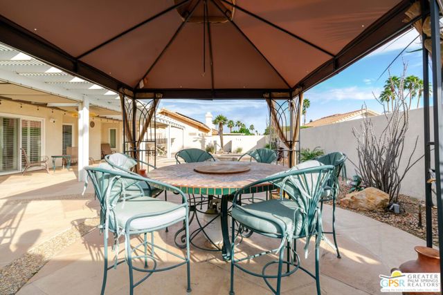 Image 39 of 52 For 77553 Carinda Court