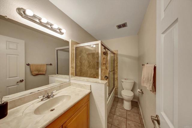 1420 Hilltop Drive, Chula Vista CA: https://media.crmls.org/mediaz/7098c2e8-38f0-478d-86ec-f41e51897e87.jpg