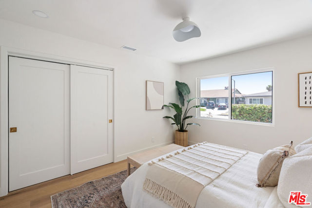 4731 Don Miguel Drive, Los Angeles CA: https://media.crmls.org/mediaz/70998111-cf83-45cf-952e-50b111ace573.jpg