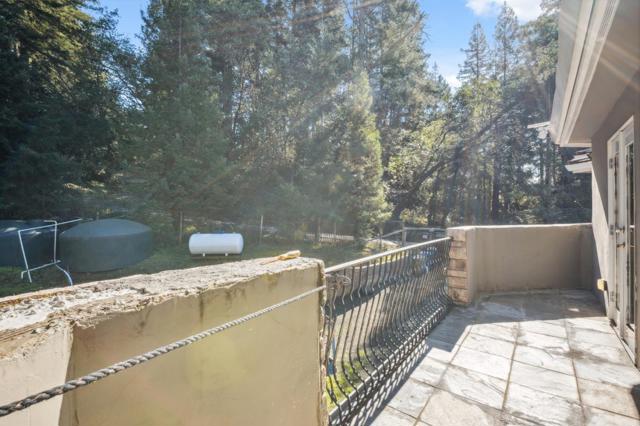 24541 Miller Hill Road, Los Gatos CA: https://media.crmls.org/mediaz/7099d832-a9c1-402b-bc8d-30df5d998a8a.jpg