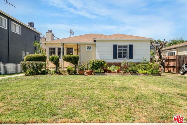 2577 Wellesley Avenue, Los Angeles CA: https://media.crmls.org/mediaz/7099f9ba-7c99-45fe-a905-c14415ac8ec0.jpg