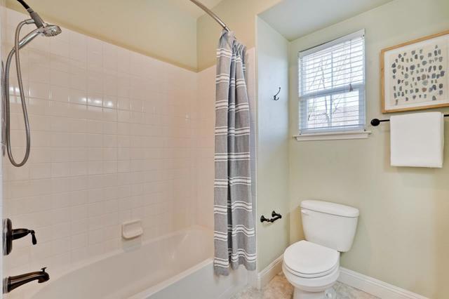 Image 38 of 52 For 138 Iris Drive