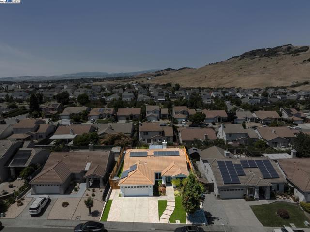 5408 La Salle Way, Vallejo CA: https://media.crmls.org/mediaz/709a5f6a-a035-4b86-ab41-1e48a50b0a7f.jpg
