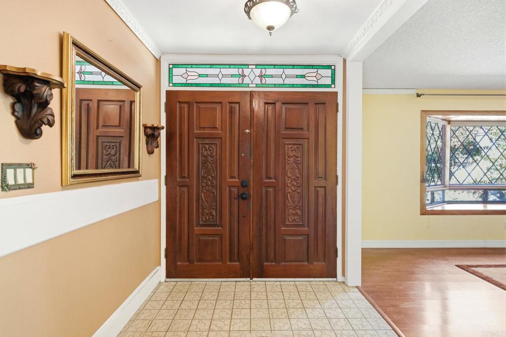 https://media.crmls.org/mediaz/709b3d25-cc09-45f0-9404-85bdb4839975.jpg?preset=X-Large