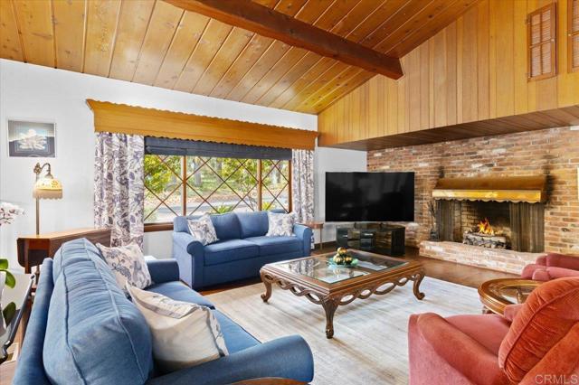 Detail Gallery Image 6 of 55 For 843 Alta Vista Dr, Vista,  CA 92084 - 3 Beds | 2 Baths