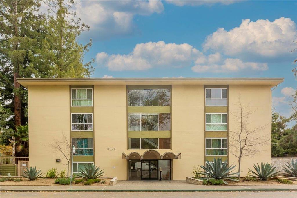 1033 Crestview Drive #304