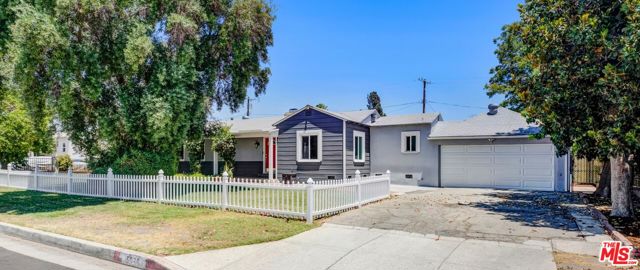 5926 Cleon Avenue photo 1