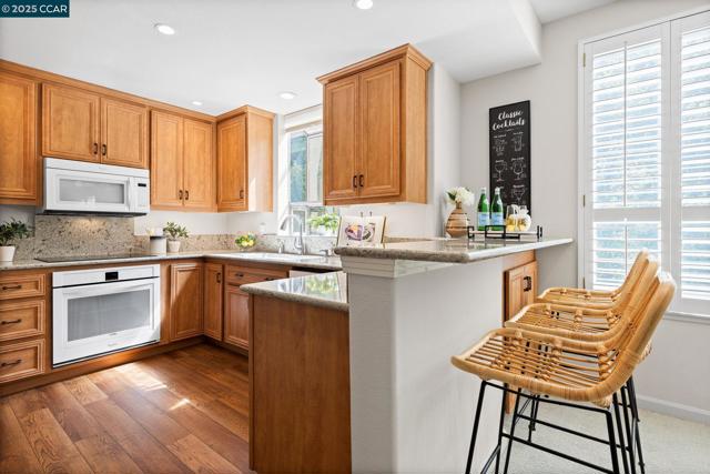 5920 Horsemans Canyon Dr, Walnut Creek CA: https://media.crmls.org/mediaz/709cbd3b-4f74-4f18-8fac-41c6553c9050.jpg