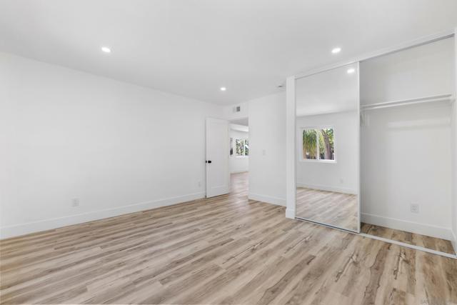 2537 Davis Ave, Carlsbad CA: https://media.crmls.org/mediaz/709de5c1-dd95-4218-8c06-27dce4581de8.jpg
