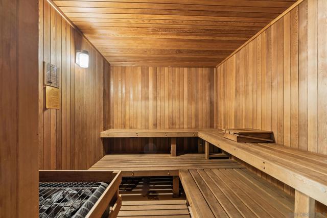 100 Harbor Dr, San Diego CA: https://media.crmls.org/mediaz/709e6616-4d1b-4e9d-91d0-deddfeb96959.jpg