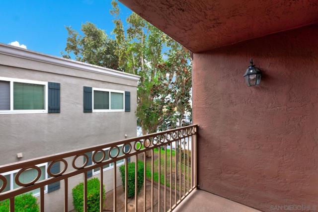 550 Graves, El Cajon CA: https://media.crmls.org/mediaz/709e9a67-a3a2-4a5b-8f0c-e998fc562086.jpg