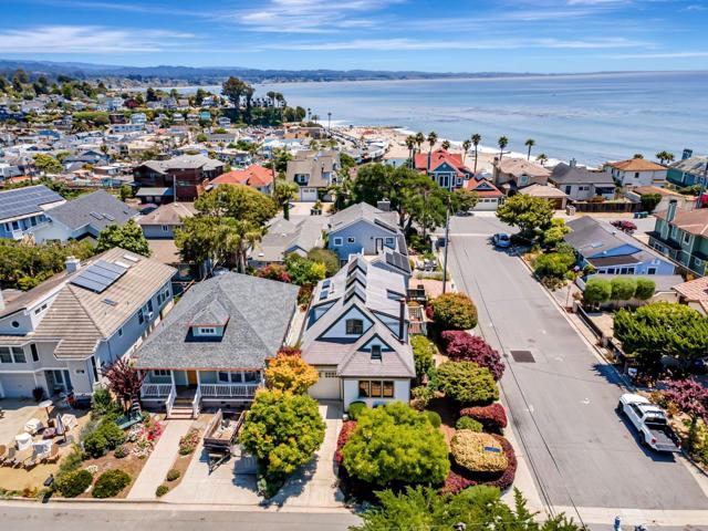 5005 Emerald Street, Capitola CA: https://media.crmls.org/mediaz/709eac57-d981-457d-bad0-640f8327d131.jpg