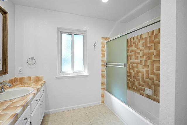 311 Andros Dr, San Ramon CA: https://media.crmls.org/mediaz/709efce1-0280-4a32-bab7-6e20d84c37cf.jpg