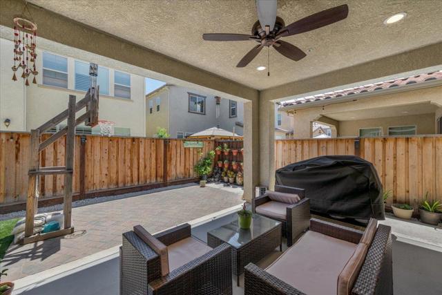 738 Sullivan Way, Gilroy CA: https://media.crmls.org/mediaz/709f1d6e-e3ef-4783-a73d-9614bf407b35.jpg
