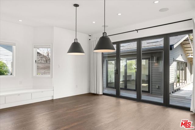 4525 Melbourne Avenue, Los Angeles CA: https://media.crmls.org/mediaz/709f2d7a-070e-413e-a303-290b82e756da.jpg