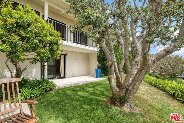 6789 Shearwater Lane, Malibu CA: https://media.crmls.org/mediaz/70a08f8a-4753-431e-9471-37ec14530589.jpg