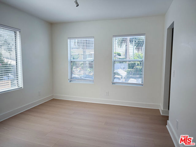 1947 Clinton Street, Los Angeles CA: https://media.crmls.org/mediaz/70a0e2bc-2980-408e-ab49-60ddd851e355.jpg