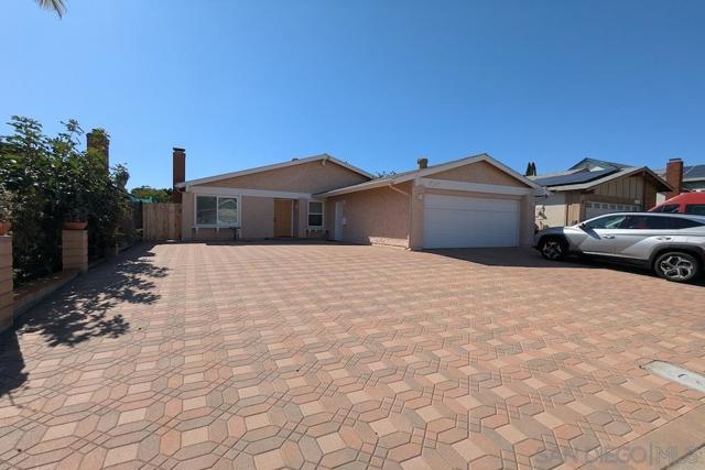 11416 Osoyoos Pl, San Diego CA: https://media.crmls.org/mediaz/70a11bc1-f4d0-4525-abc2-61d57e2d6871.jpg